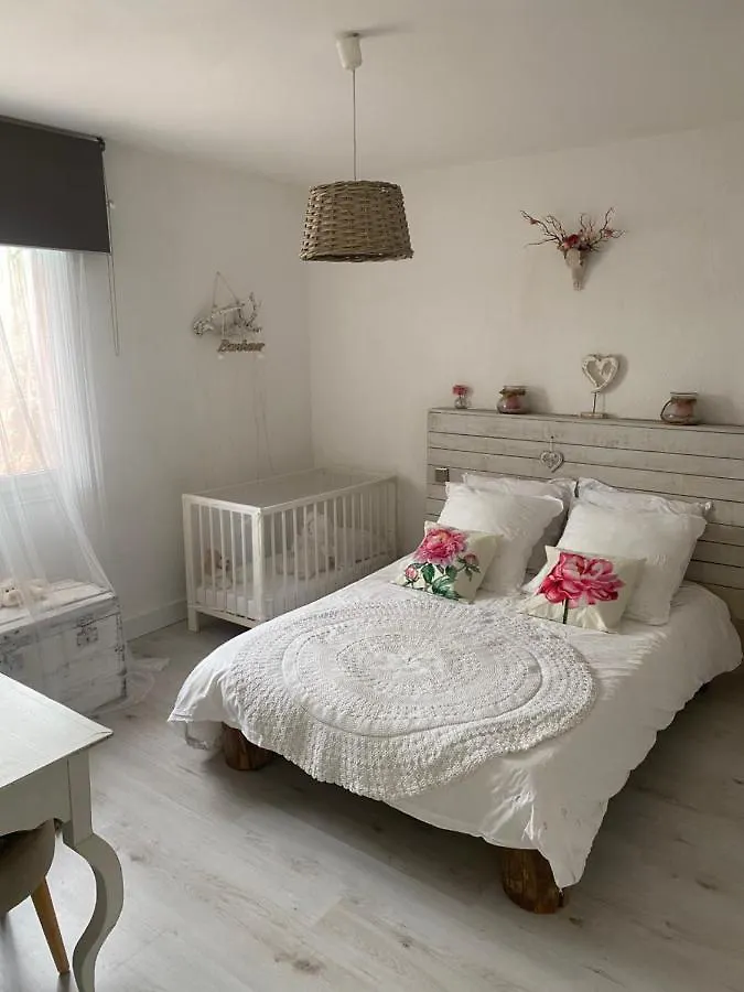 Holiday home Villa Zen Avec 2 Chats Grospierres France